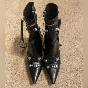 Black heel boots! Good as new!